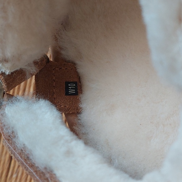 Teva Hurricane Shearling Sandals *FINAL PRICE* - Picture 9 of 11
